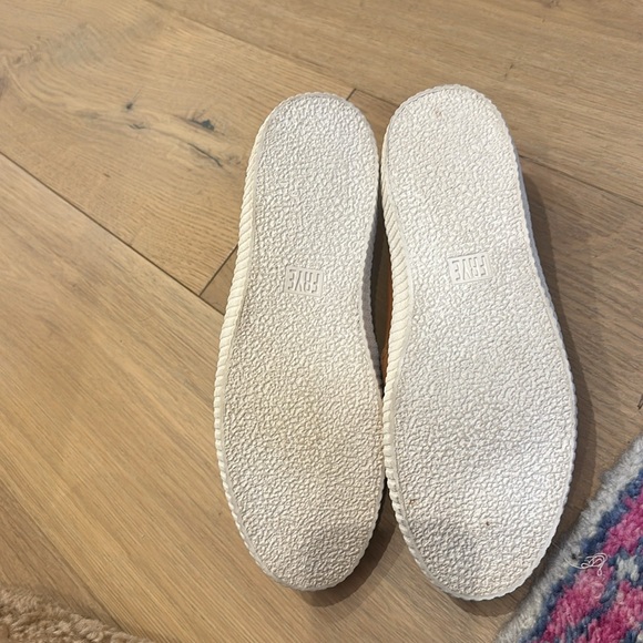 Frye women’s slip on leather loafers - Picture 3 of 4